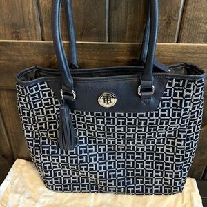 Tommy Hilfiger Purse